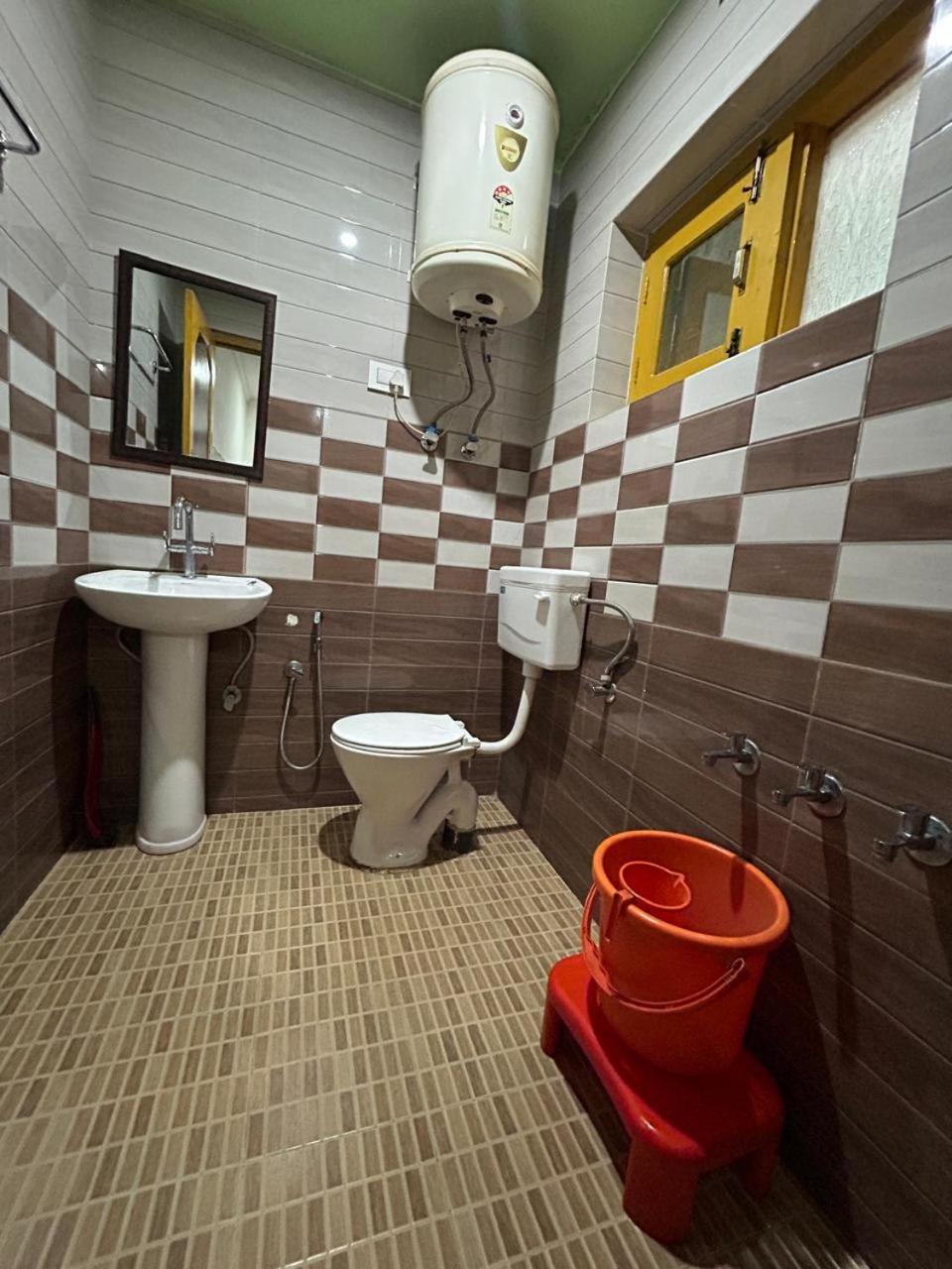 Hotel Reshi Srinagar  Luaran gambar