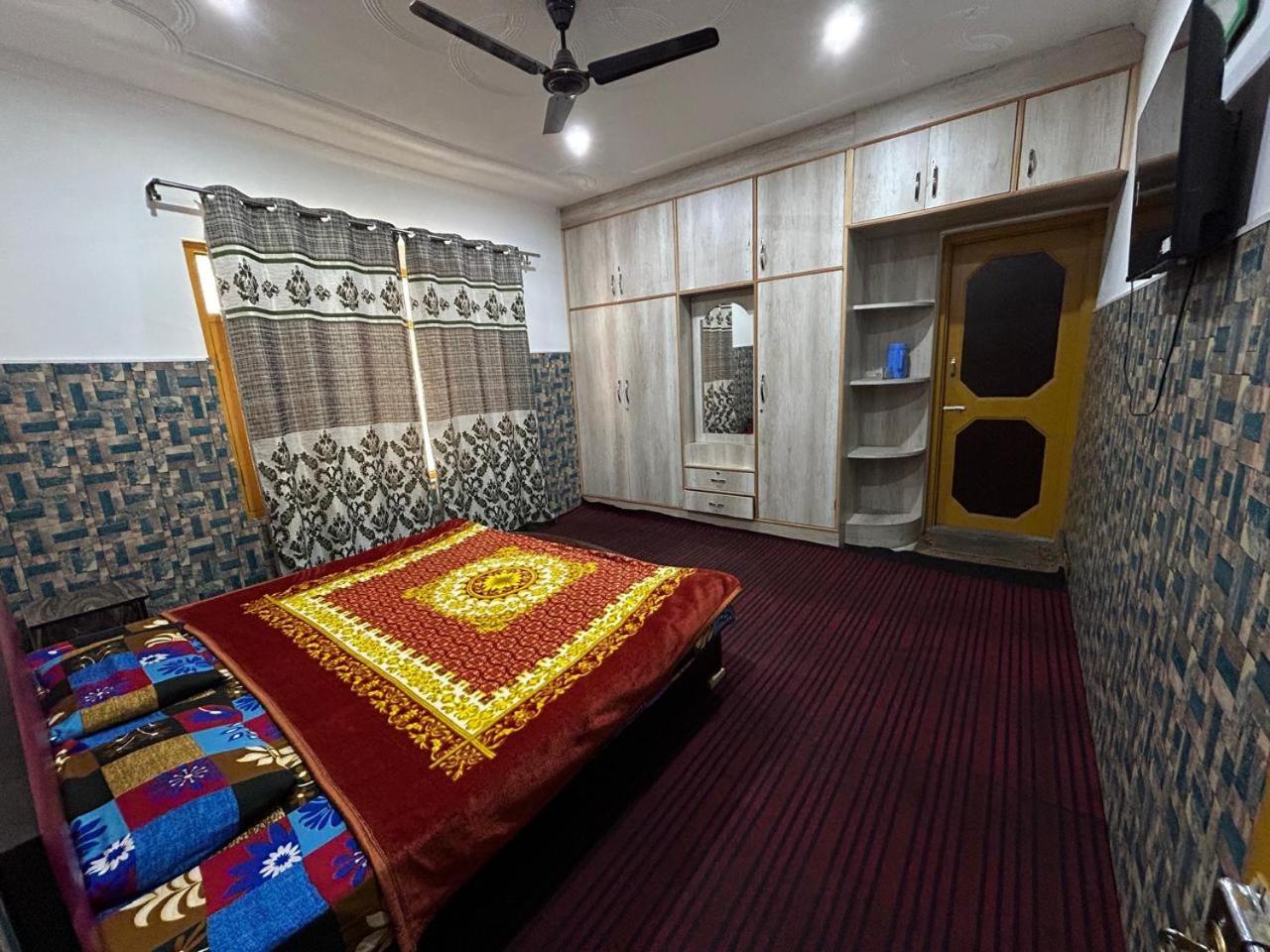 Hotel Reshi Srinagar  Luaran gambar