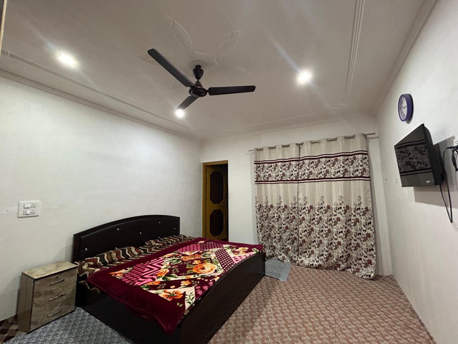 Hotel Reshi Srinagar  Luaran gambar