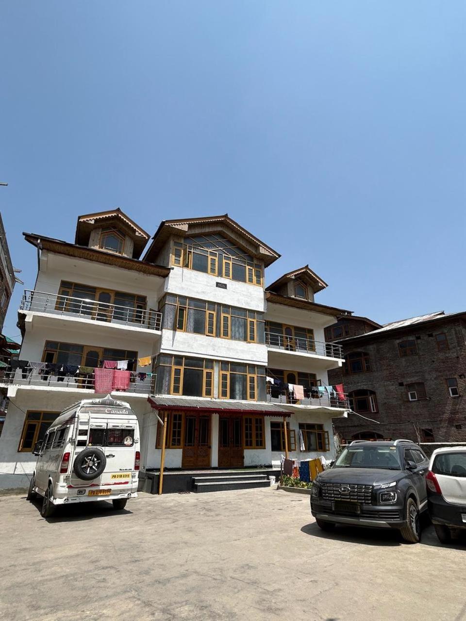 Hotel Reshi Srinagar  Luaran gambar