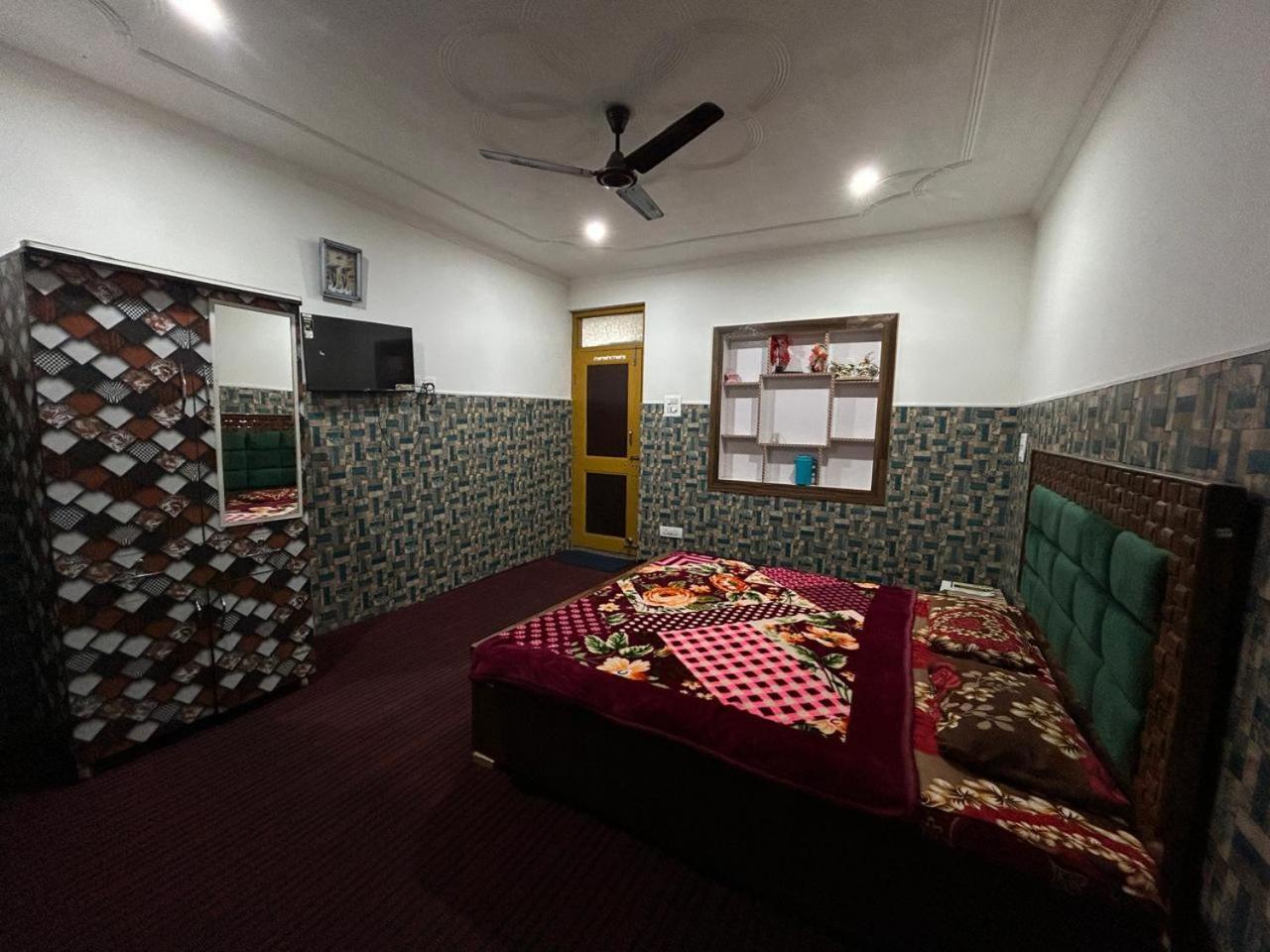 Hotel Reshi Srinagar  Luaran gambar